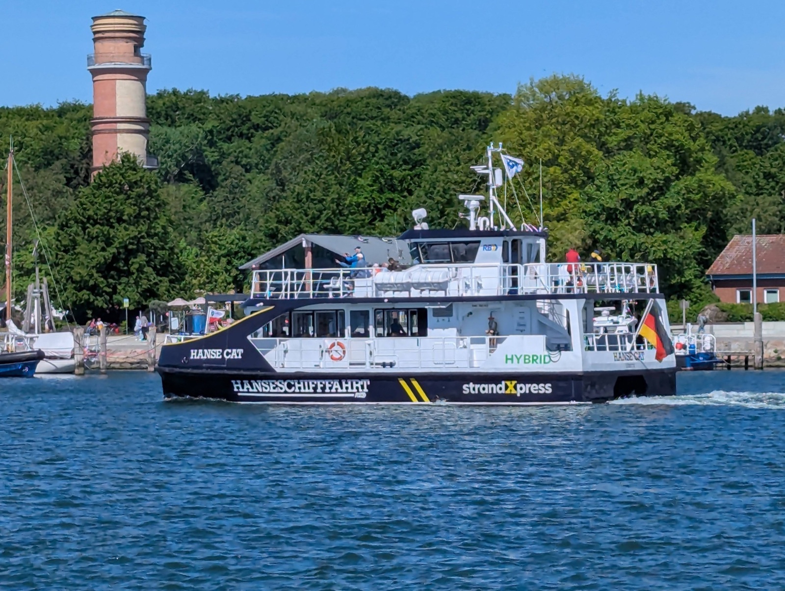 Hybrid-Katamaran HANSE CAT in Travemünde